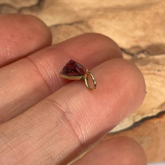 1.6CT Purplish Fuschia Tourmaline Pear Shape  14K Yellow Gold Pendant 14X6mm - Picture 3 of 7